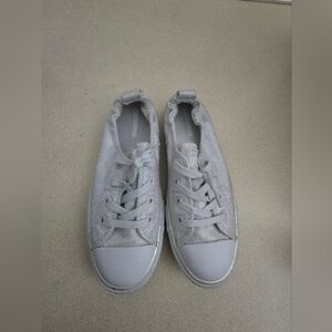 Converse Girls Metallic Gray & White Sneakers